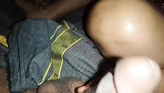 Delhi'de çalışan kız kocasıyla seks yapıyor