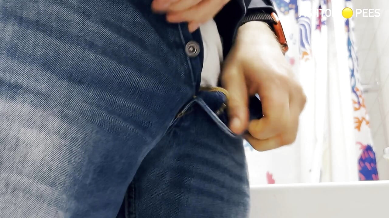 Piss 004 - Hairy man takes a piss