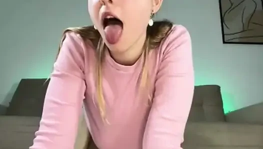 Jucielussie Cam sitting and real orgasm