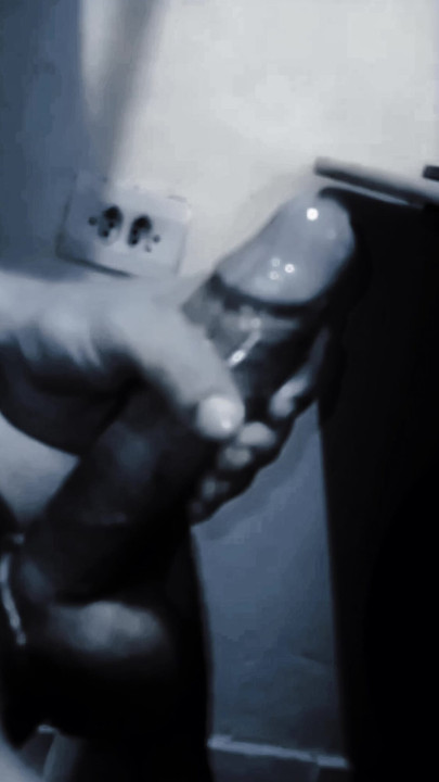 Rare event: a week without ejaculating and more than a dozen spurts of cum.