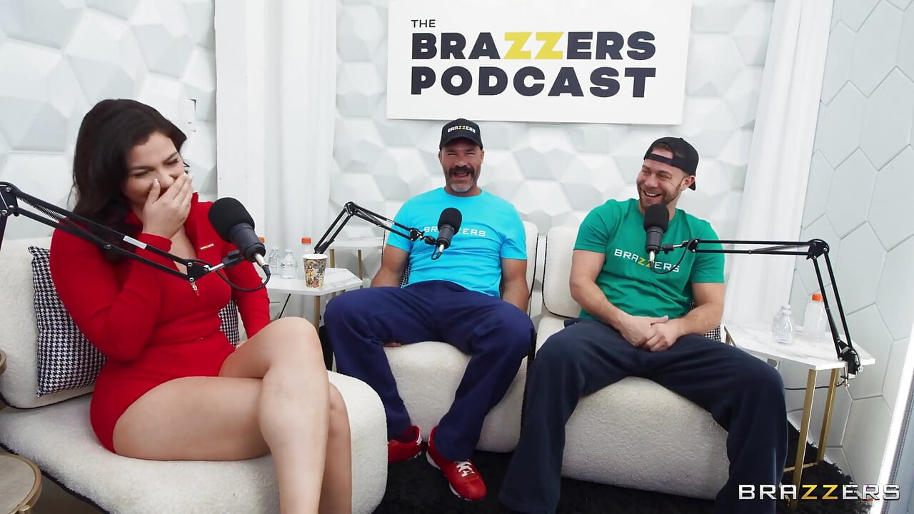 Brazzers - Η Valentina Nappi τρώει δύο πούτσες μετά το Podcast