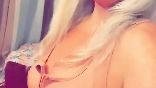 Benimle sadece bu titreşimin rahatlaması için dans et