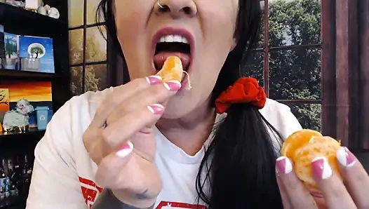 Fast food worker shrinking eating you