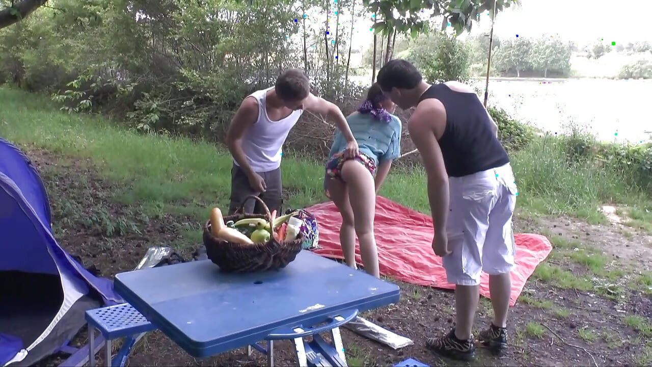 जंगल में हॉट दोहरा प्रवेश एक्शन