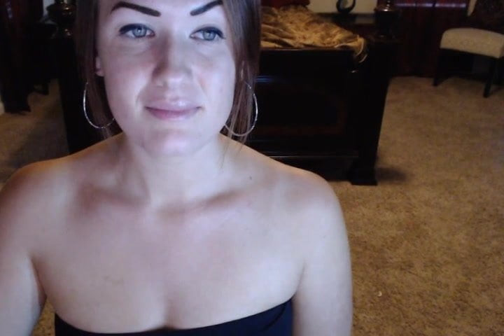 Brunette Babe Squirts After Fucking Her Pussy With Her Toy