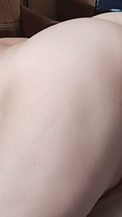 máquina de sexo fode a esposa na buceta em close | Clip 1