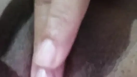 Esmer kadın evde mastürbasyon yapıyor