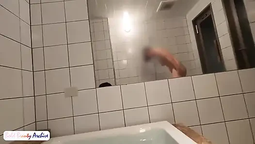 Uzun yıllar sonra tutku geri dönüyor ve f cup evli kadın serbest bırakılmasını buluyor