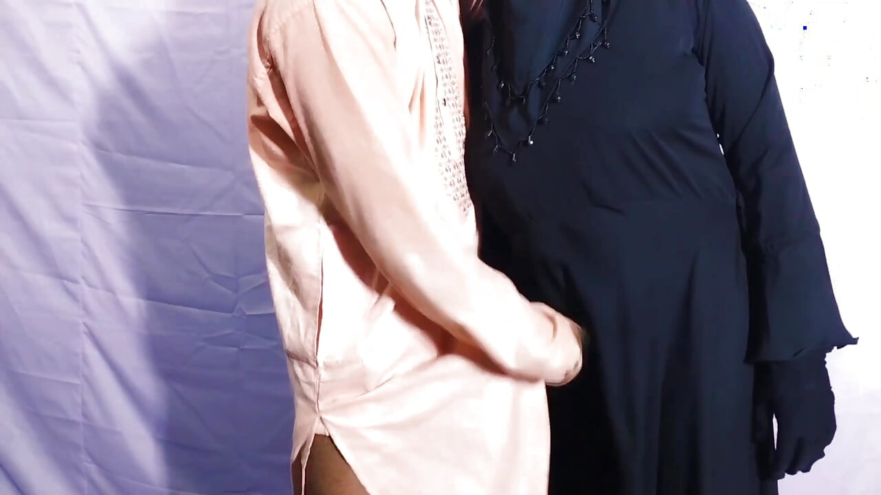 他去看新娘結婚並操她，清孟加拉文