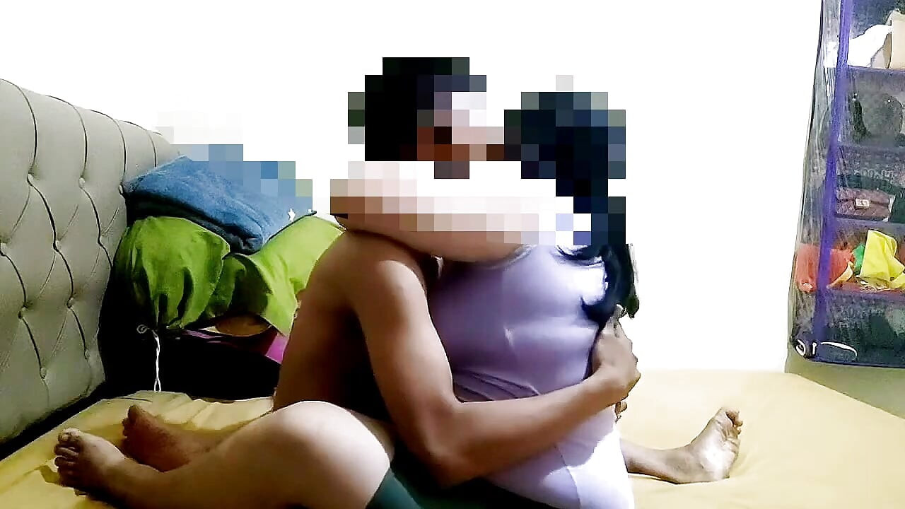 Chubby and touch-sensitive mature woman