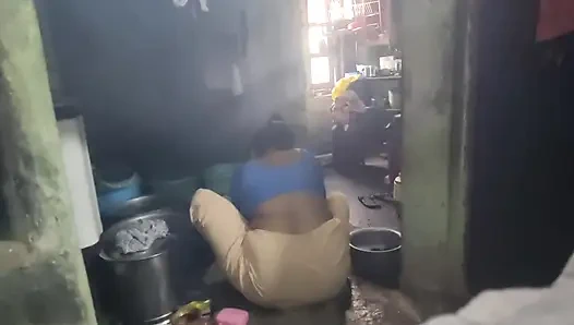 Hot women in bathroom show his body