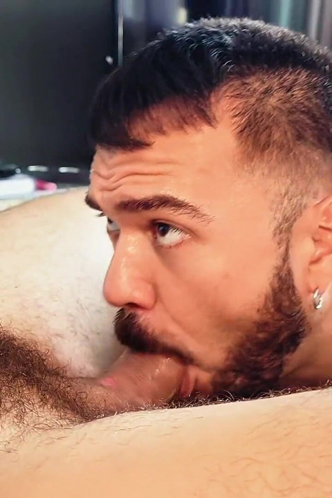 Charlie Ferreira Gest Fucked by Massivedaddy