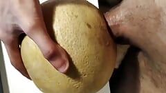 Yo follando un melón