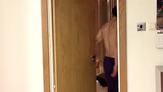 Daha önce hiç olmadığı kadar götümü sik. Oyuncağını ve yarağını büyük memeli göt deliğime sok