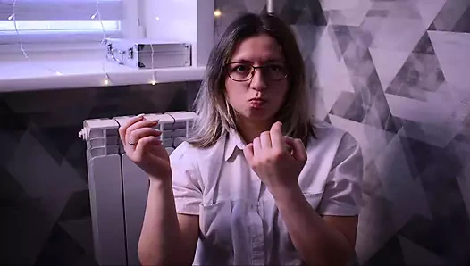 Heiße sekretärin im mund