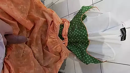 aufs Dirndl gepisst