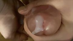 Prim-plan se masturbează și ejaculează în timp ce geme
