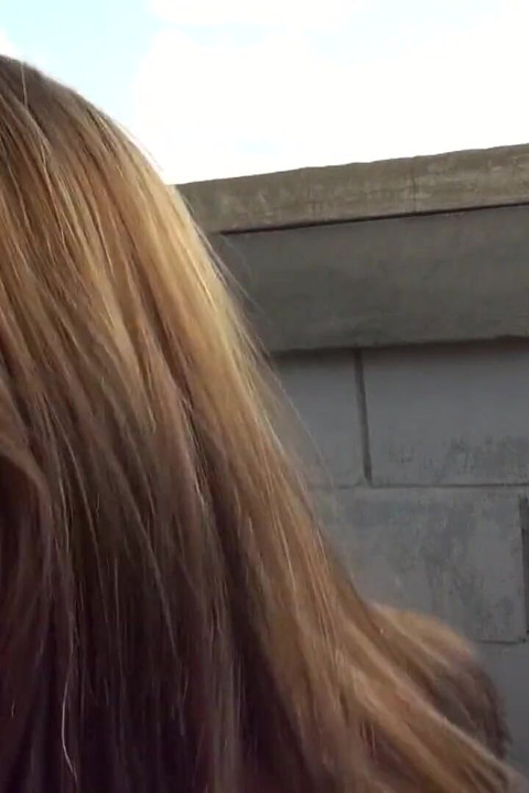 Public Pickups - la nena europea Charlotte Madison chupa la polla y se la follan las tetas