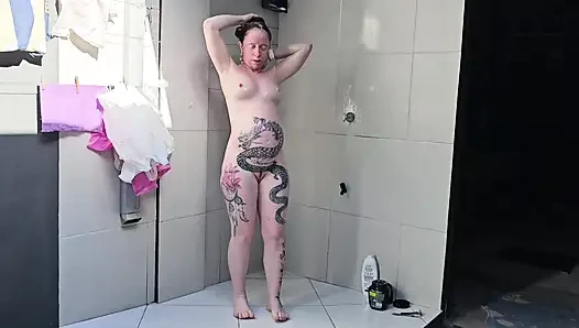PREGNANT WOMAN SHAVES AND SHOWERS SHOWING HER PUSSY