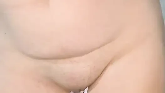 Милфа с большой шлюшкой трет свою киску с бойфрендом Георгием