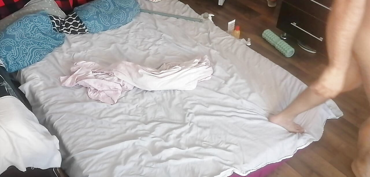 Amateur Wife Gives Me a Masturbation and Cumshot.