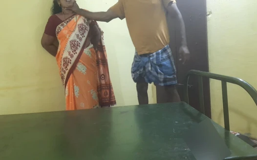 Den Schönsten Sex Hatte Ich Mit Einer Schönen Älteren Tamilischen Frau, Die Eine Sari Trug.