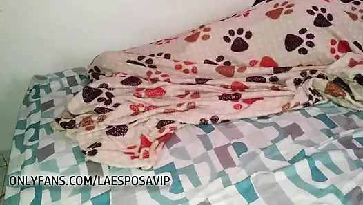 How beautiful and beautiful you look there under those sheets!! Come here, I need to wake you up!!!