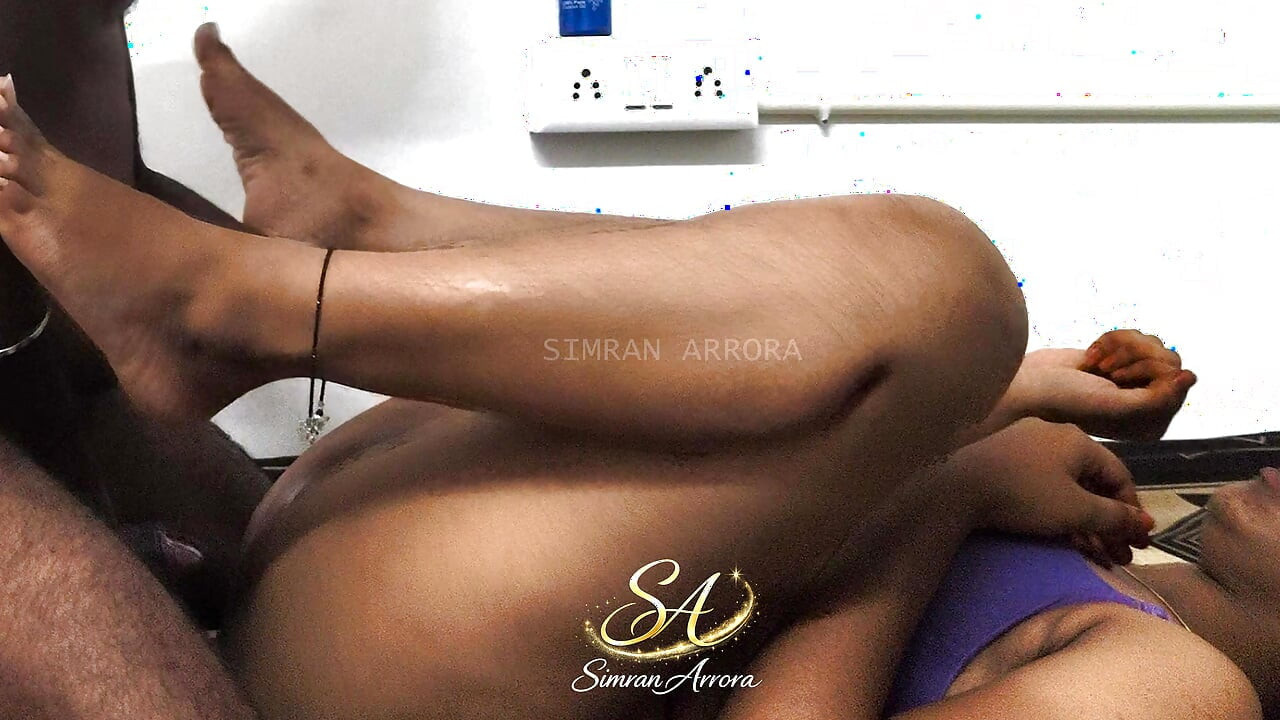 Simran Arrora a baisé mon copain très huilé pour la première fois et baise brutale
