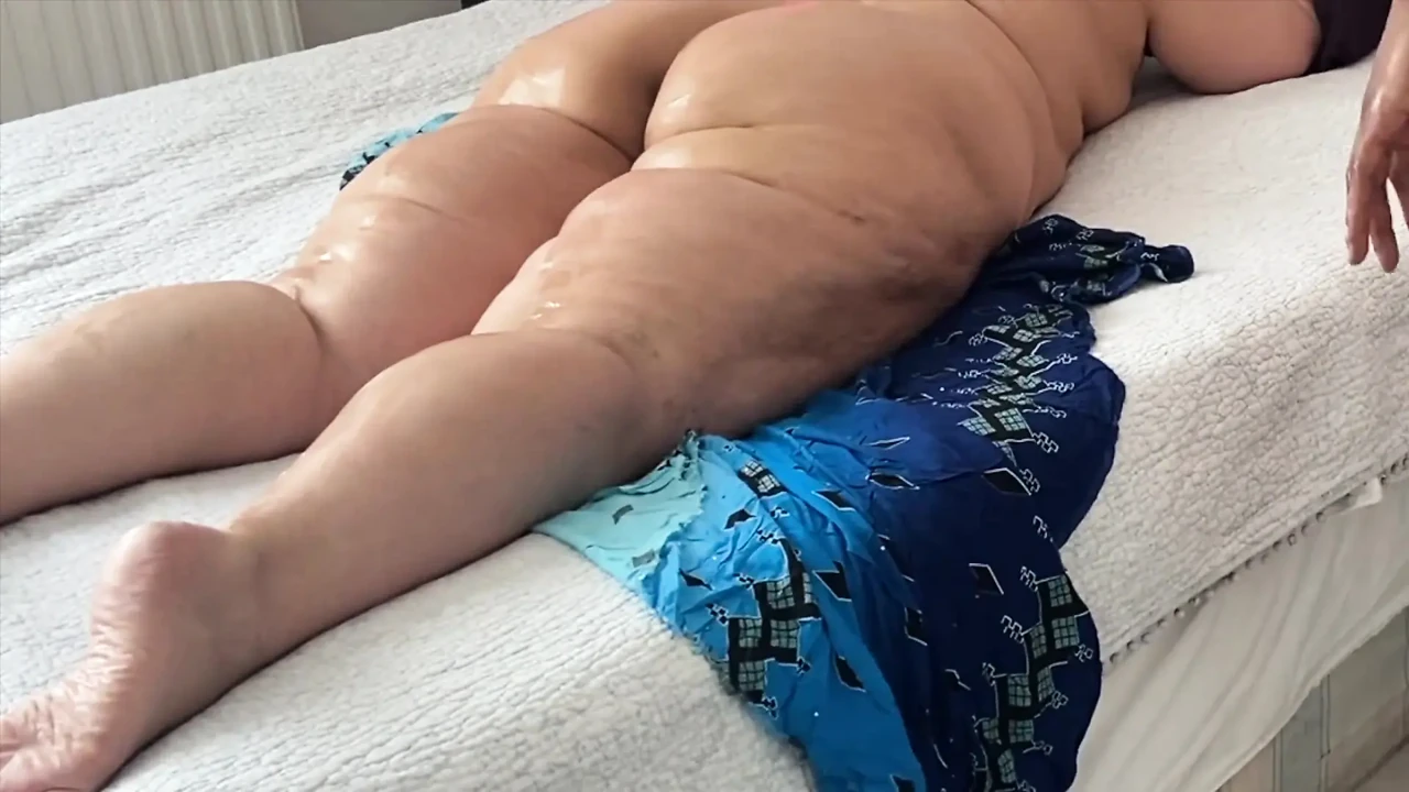 Mrs Zina Gabon Allows BBC Lover to Massage Her and Dick Her Down Deep and Good for BBC Creampie