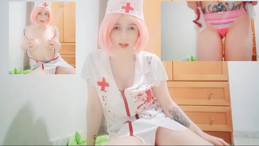 Зомби-медсестра писает!