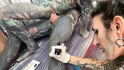 Gadis bertato dengan toket aduhai lagi asik ngentot kontol dan seks anal