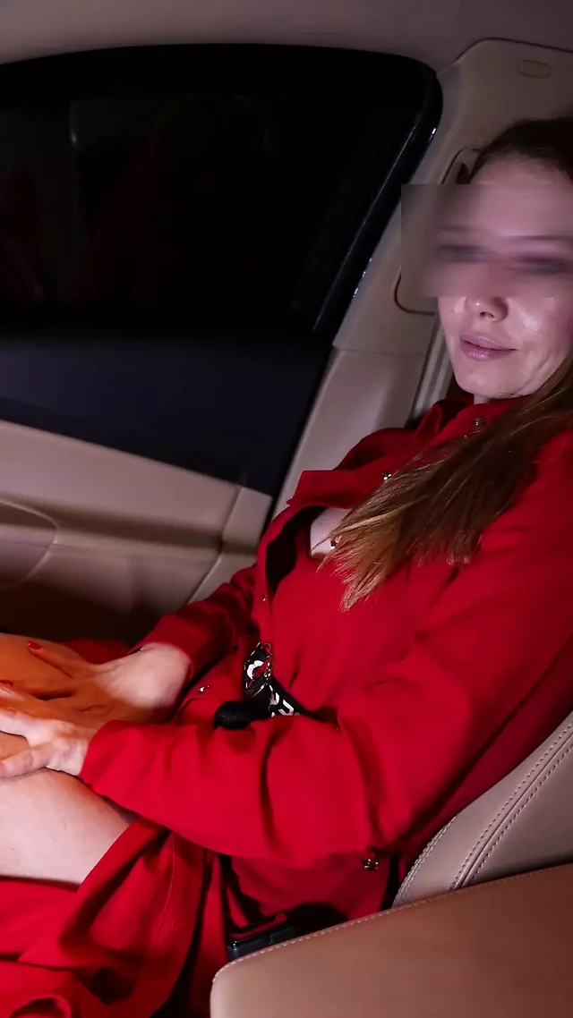Sexy Stranger Agreed to Masturbate in Front of Me For a Reward