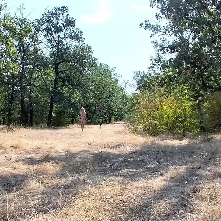 Slave Tih Entertains His Fans