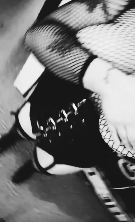 คุณชอบ Black Metal Femme Dommes ไหม? ส่งข้อความถึงฉันบนไซต์ของฉันเพื่อประสบการณ์ที่กําหนดเอง