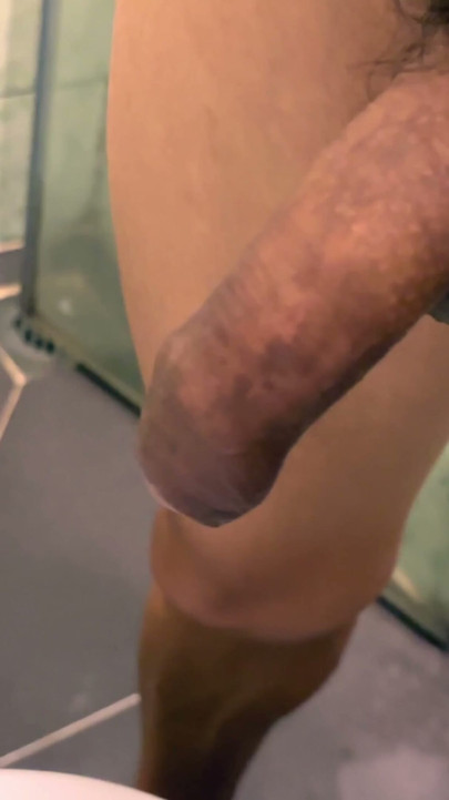 Close-up video of an Asian boy's huge foreskin | Clip 1