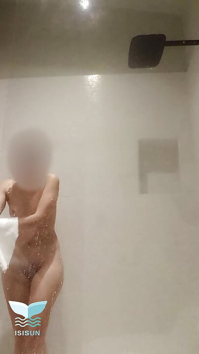 Ich hatte Sex mit dem besten freund meines mannes, während er im Pool in einem Haus war, das ich mit seinen freunden ging. Es tut mir leid