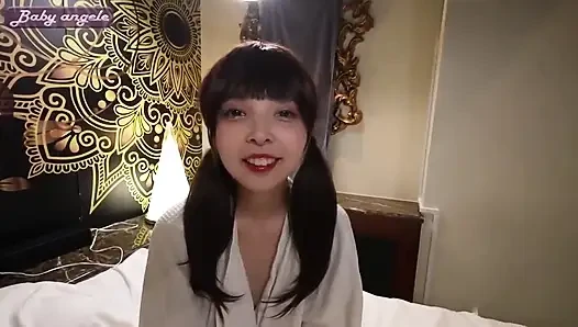 Cewek cantik ini nggak pernah puas kalau belum dientot habis-habisan sampai mengerang keenakan!