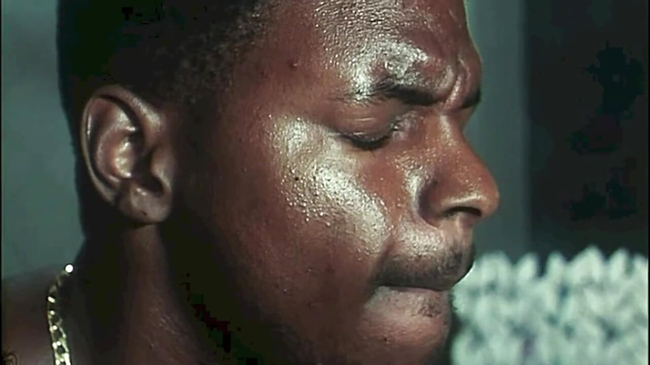 In Vaianas Club Gibt Es Lesbische Orgien, DP Und Interracial Fickt