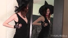 Vrăjitoarea sexy Victoria Voss îți face o vrajă sexuală