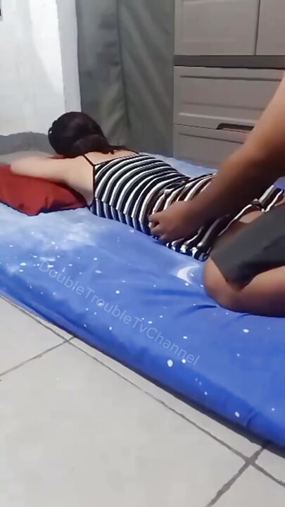 모르는 놈이 안에 들어가서 섹스해
