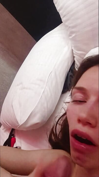 Bdsm otel, sikiş makinesi, esaret, yüze sperm