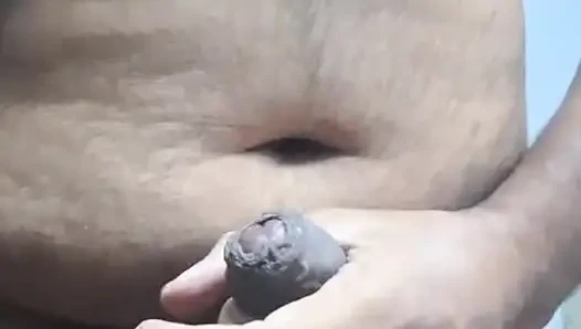 Ateşli hurda seni deliğinin derinliklerine kadar özgürce sikiyor....