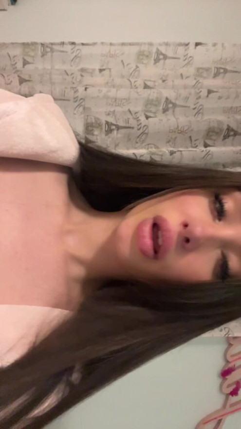 LATINA DOING NAKED TIKTOK