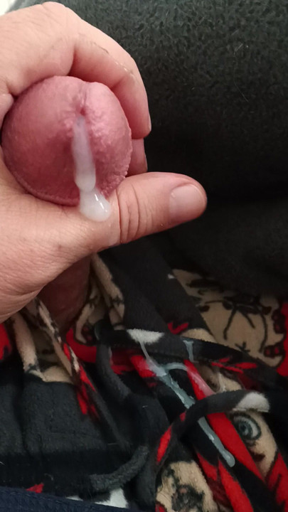 Tembakan mani muncrat solo