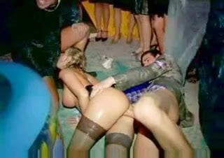 geile hausfrau horny woman