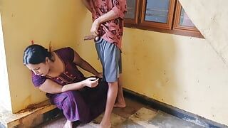 Bhabhi desi India menelepon teman tetangga di rumah