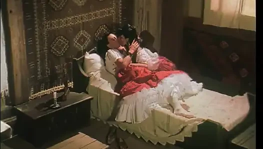 Anita Dark ve Beyaz Venüs birbirini yalayarak orgazm oluyor