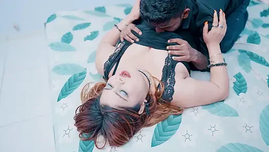 Indian horny girl came to her friend's house to satisfied her big pussy
