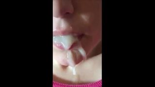 Éjaculation sur la bouche