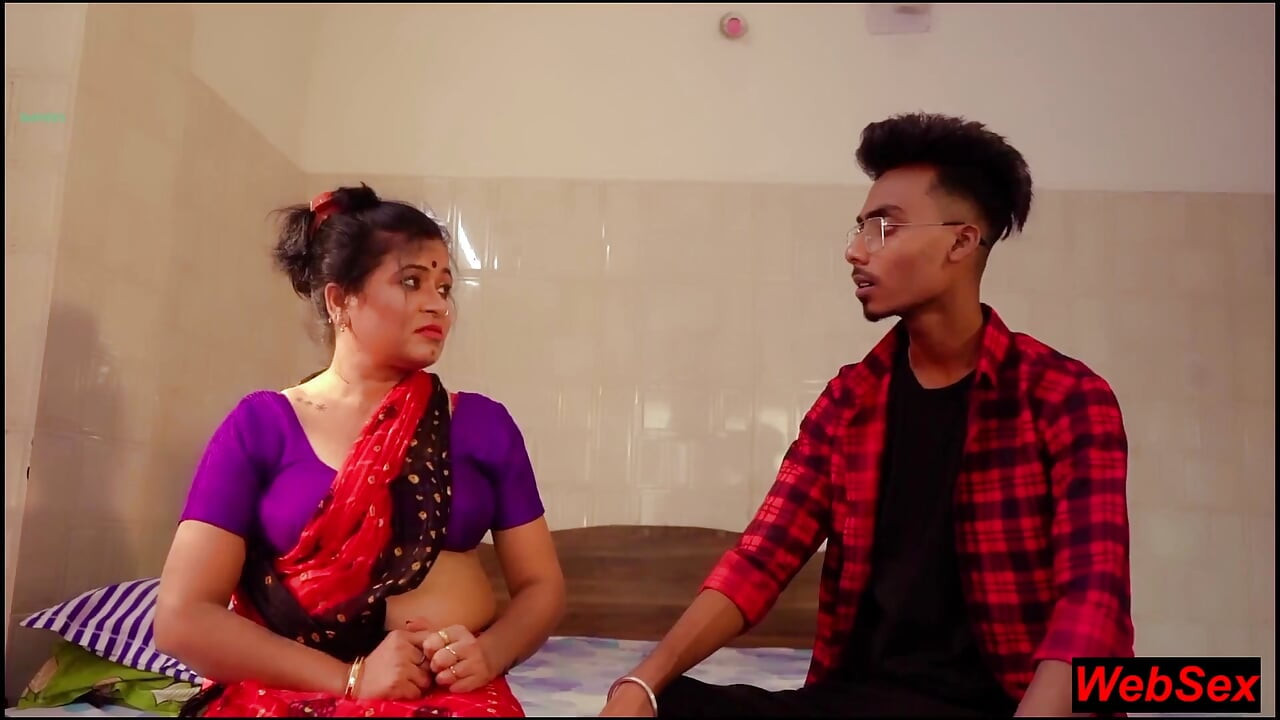 College Boy Fucks New Maid Bhabhi Alone at Home! Hindi Hardcore Sex